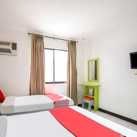 Oyo 210 Apple Tree Suites Cebu Bagian luar foto