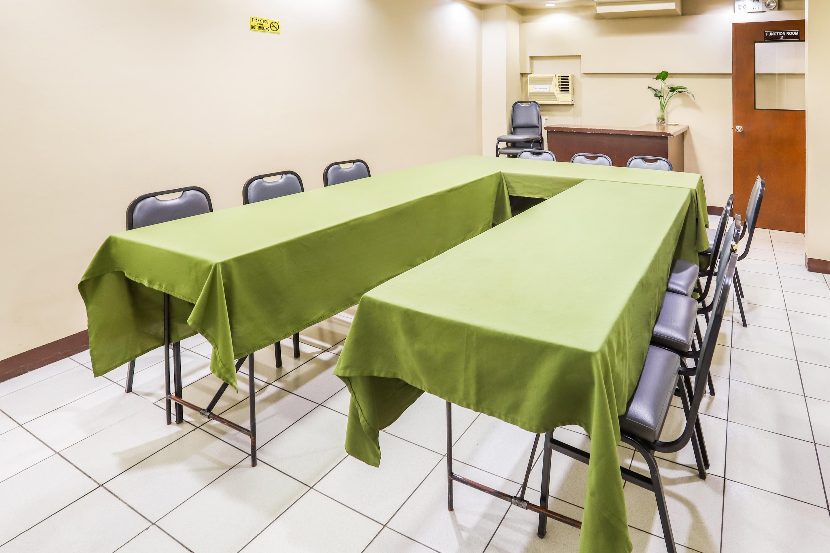 Oyo 210 Apple Tree Suites Cebu Bagian luar foto