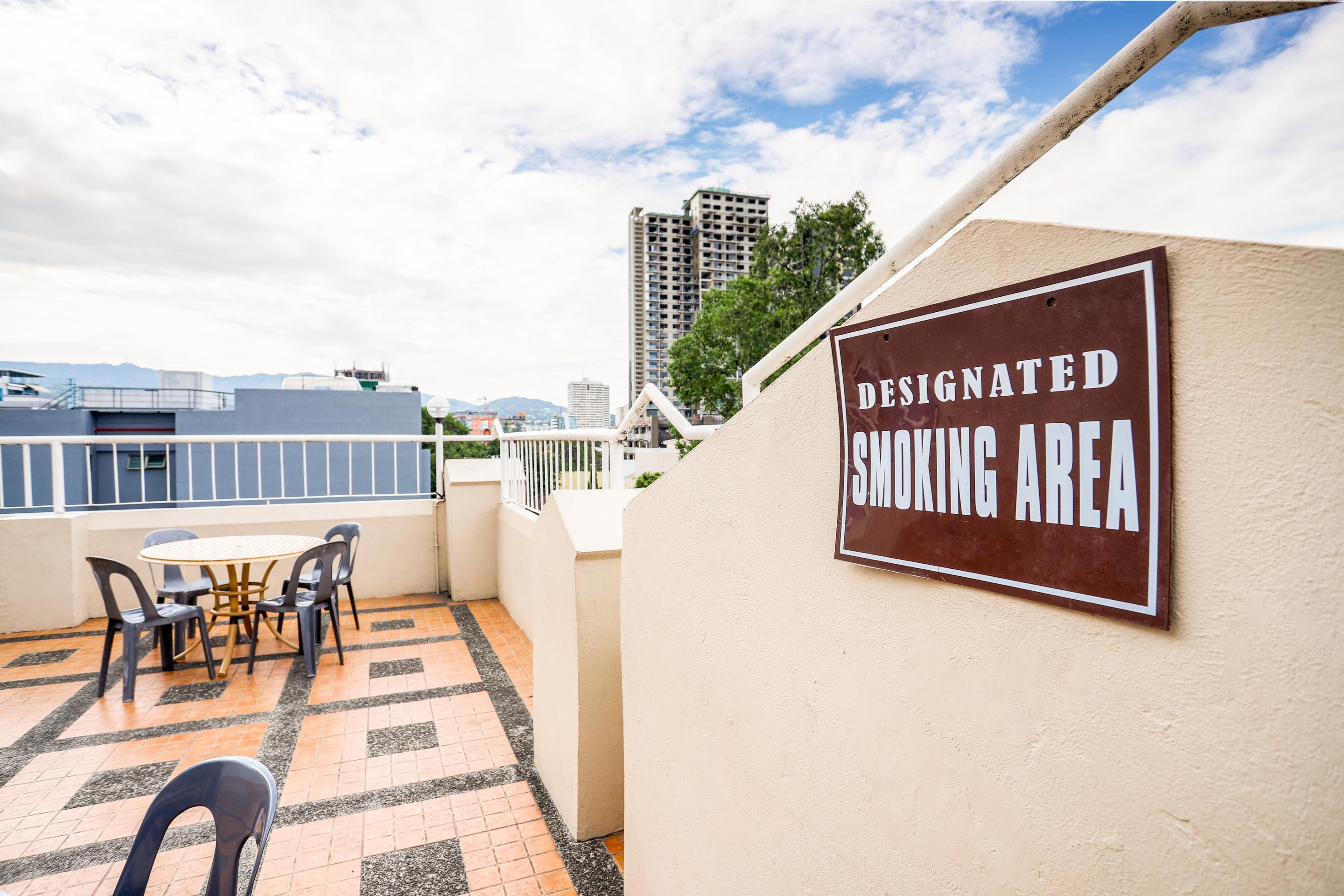Oyo 210 Apple Tree Suites Cebu Bagian luar foto